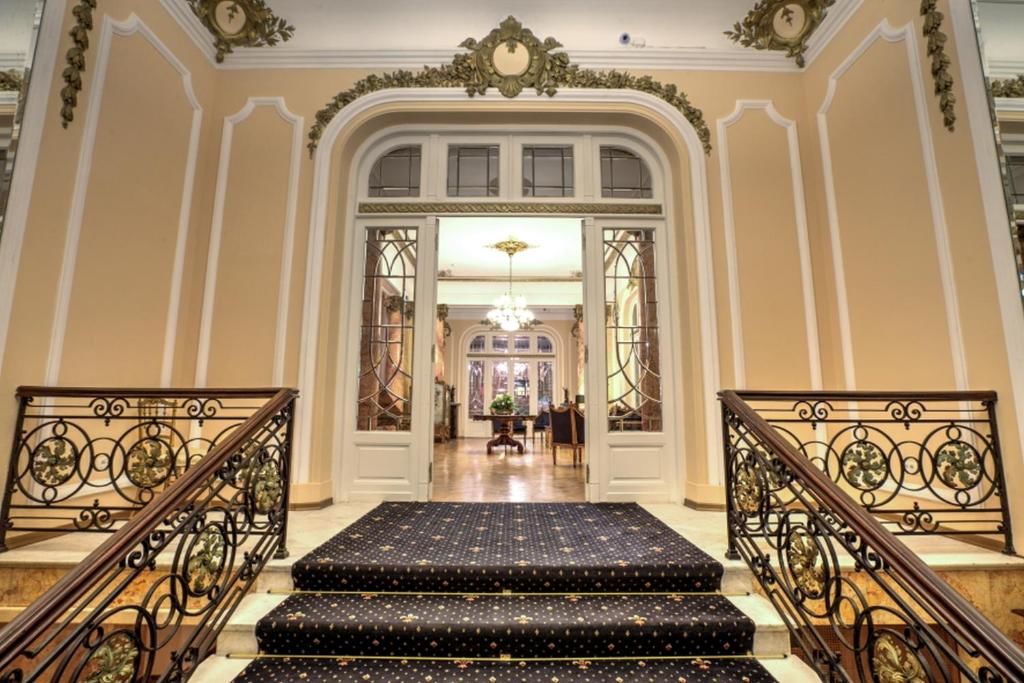 Отель Grand Boutique Hotel Бухарест