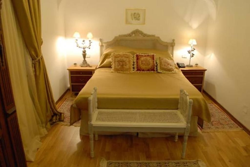 Отель Grand Boutique Hotel Бухарест