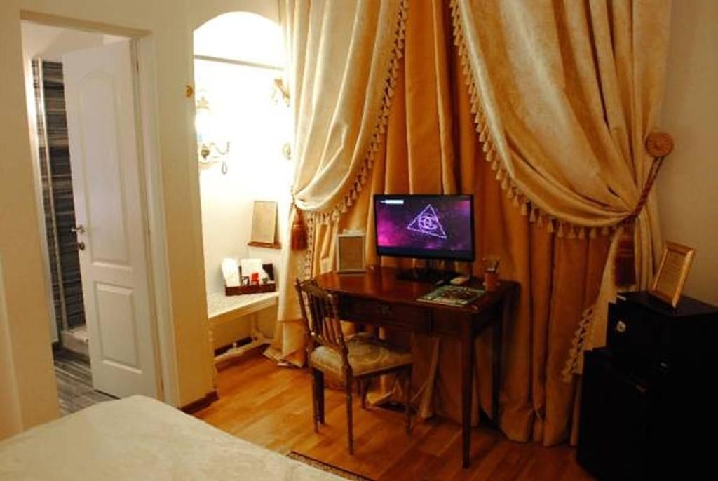 Отель Grand Boutique Hotel Бухарест