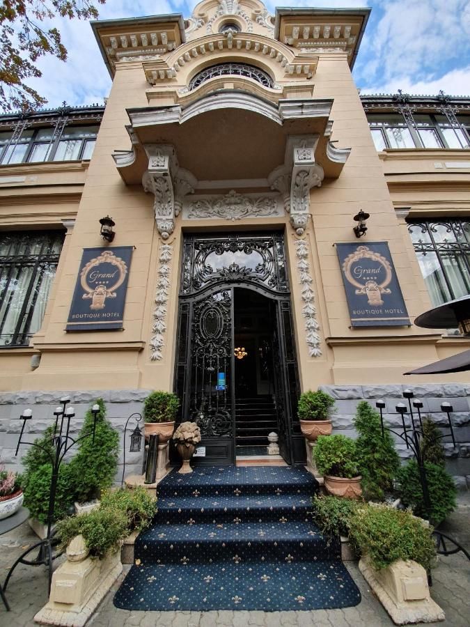 Отель Grand Boutique Hotel Бухарест-10