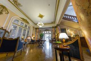 Отель Grand Boutique Hotel Бухарест Улучшенный двухместный номер с 1 кроватью-1