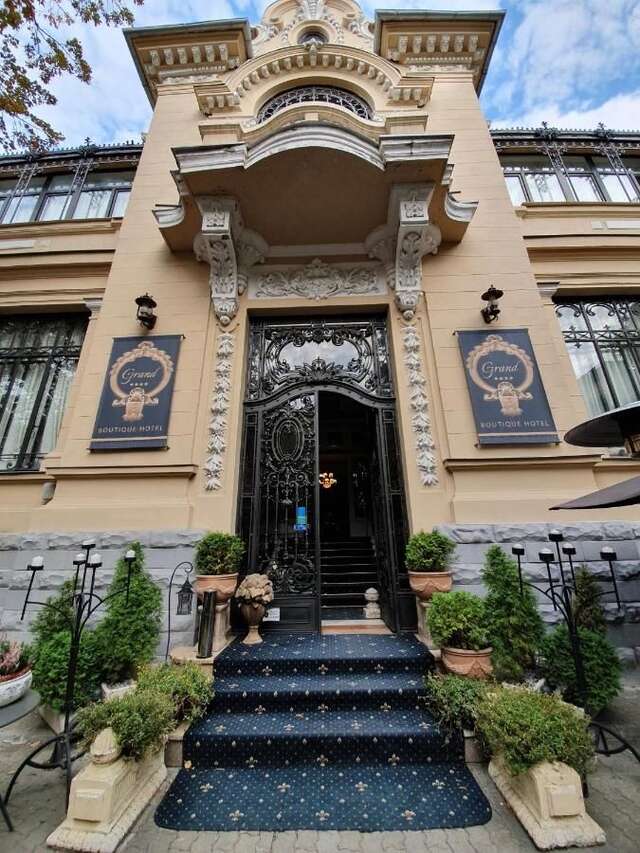 Отель Grand Boutique Hotel Бухарест-9